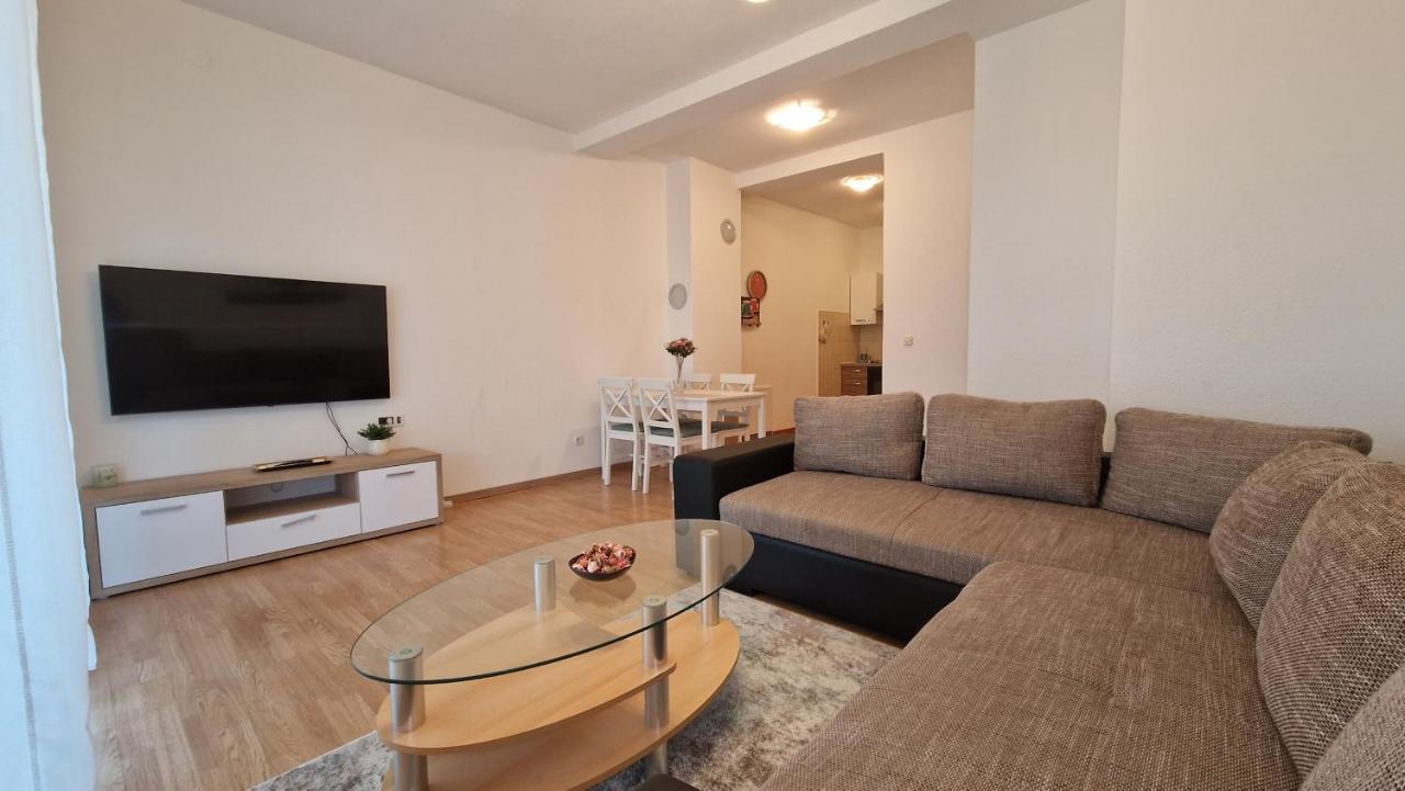 Apartments In Rijeka, Free Parking And Large Terrace, 15Min Drive From The Beach Eksteriør bilde