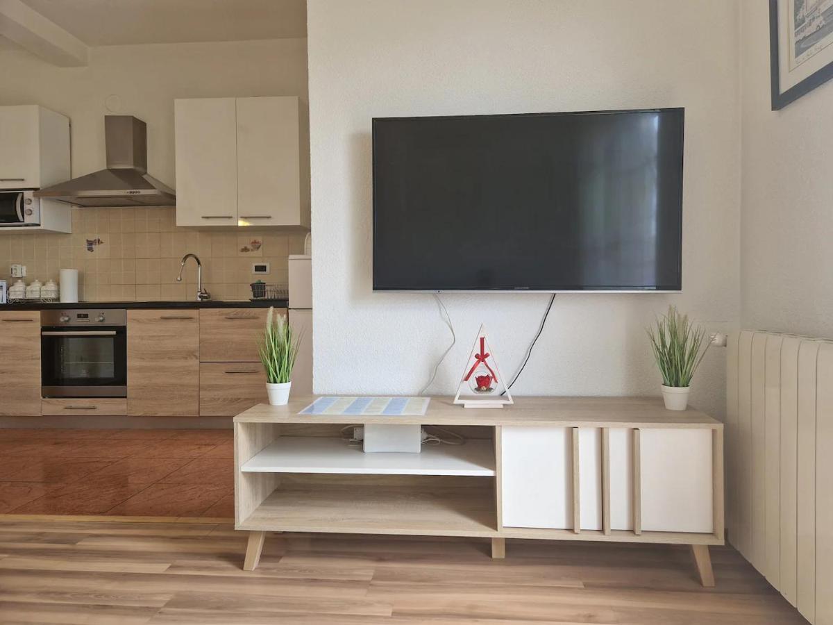 Apartments In Rijeka, Free Parking And Large Terrace, 15Min Drive From The Beach Eksteriør bilde
