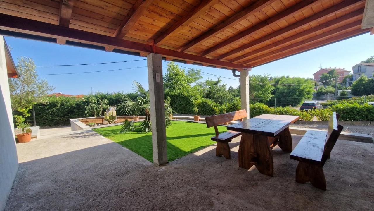 Apartments In Rijeka, Free Parking And Large Terrace, 15Min Drive From The Beach Eksteriør bilde