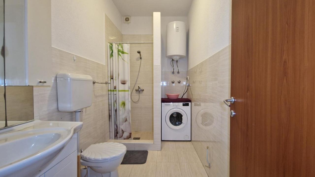 Apartments In Rijeka, Free Parking And Large Terrace, 15Min Drive From The Beach Eksteriør bilde