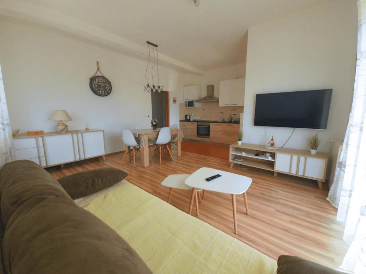 Apartments In Rijeka, Free Parking And Large Terrace, 15Min Drive From The Beach Eksteriør bilde